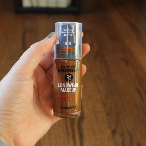 Variety Cosmetic Bundle of Liquid Foundation | L'Oréal Paris, Maybelline… - Picture 6 of 12